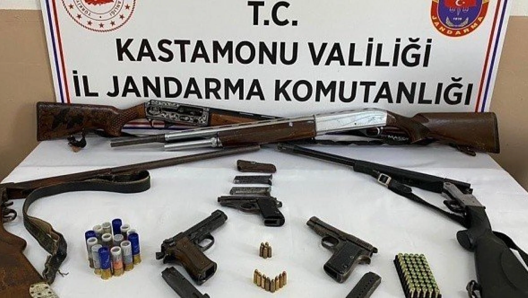 Jandarma ekiplerinden kaçak silah operasyonu: 3 gözaltı