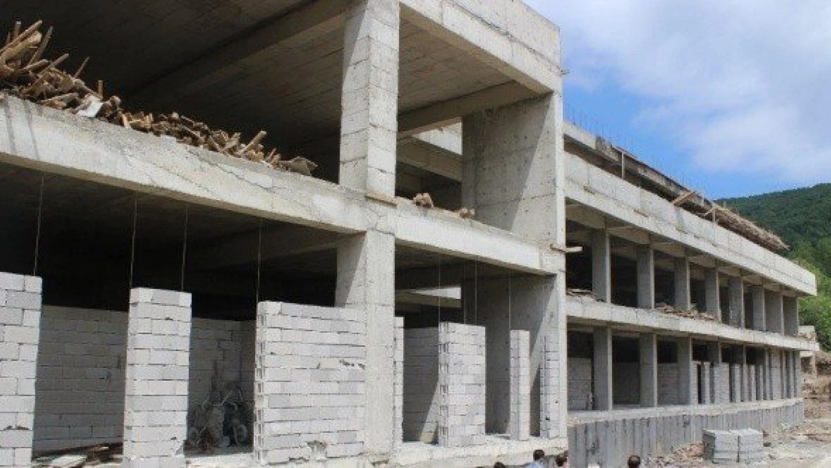 Cide'de Devlet Hastanesinin kaba inşaatı tamamlandı