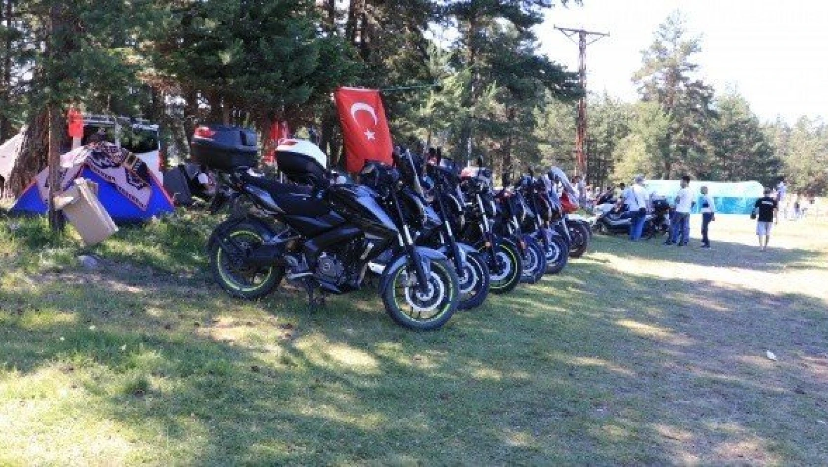 Kastamonu'da yaylada 200'den fazla motosikletli kamp yapıyor