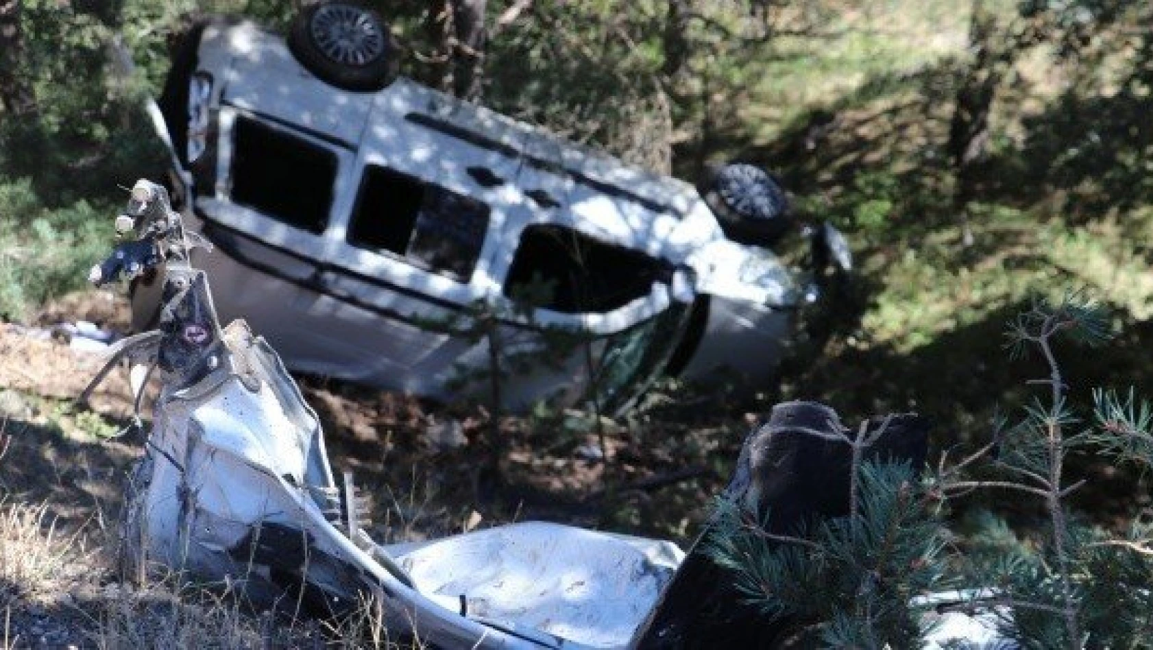 Kastamonu'da düğün dönüşü kaza: 2 ölü, 4 yaralı