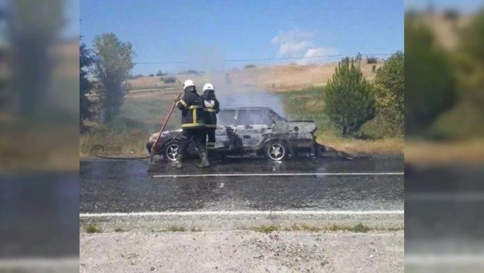 Otomobil seyir halindeyken alev alev yandı