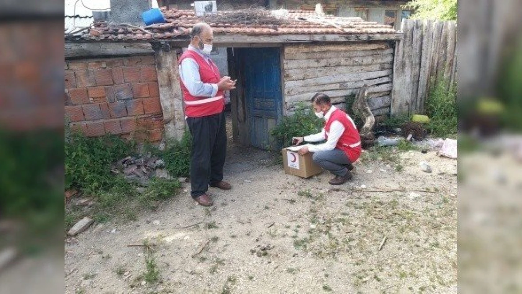 Türk Kızılay'dan 65 yaş üstü vatandaşlara gıda yardımı