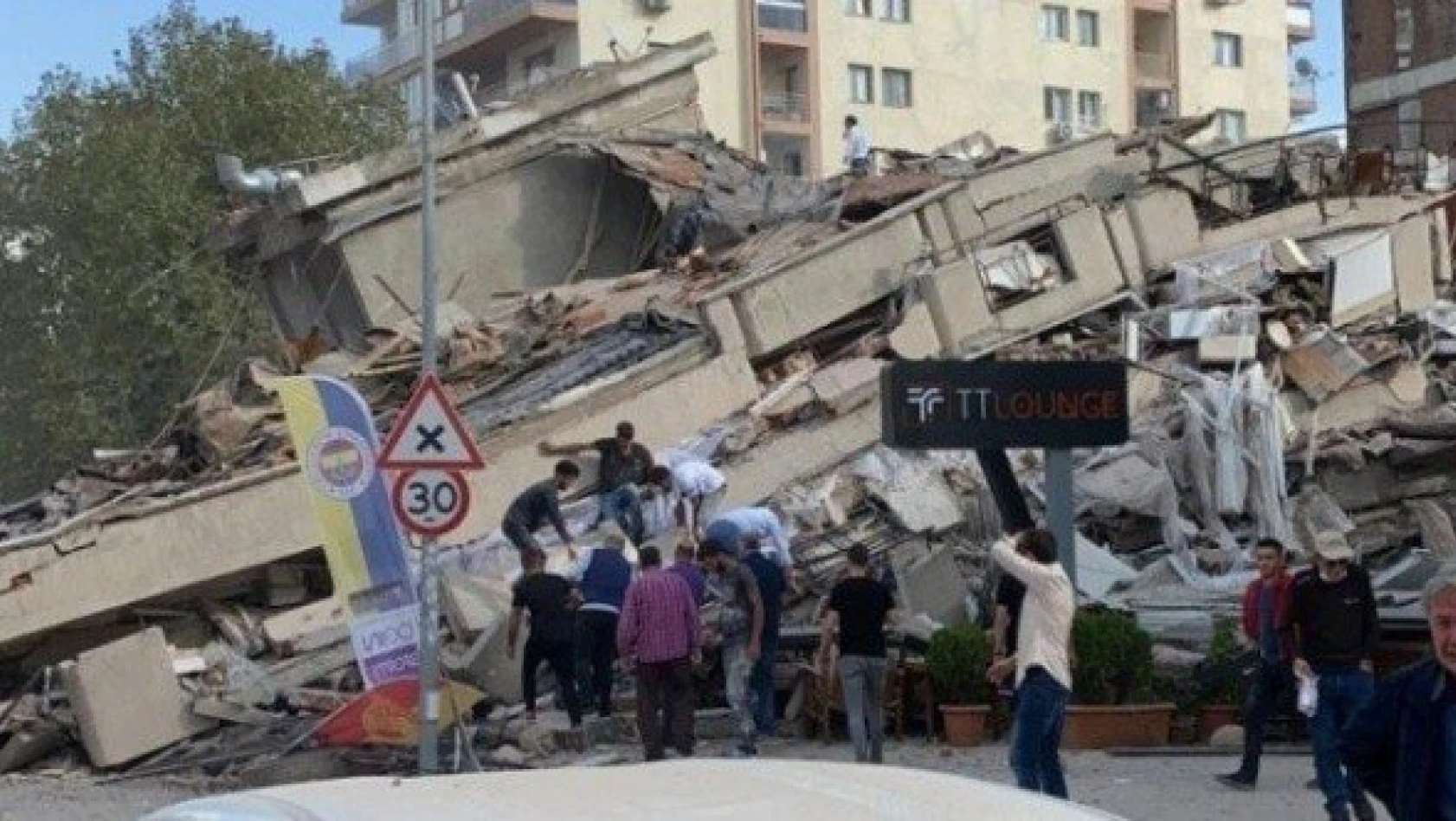 İzmir'de son durum: Ölü sayısı artıyor