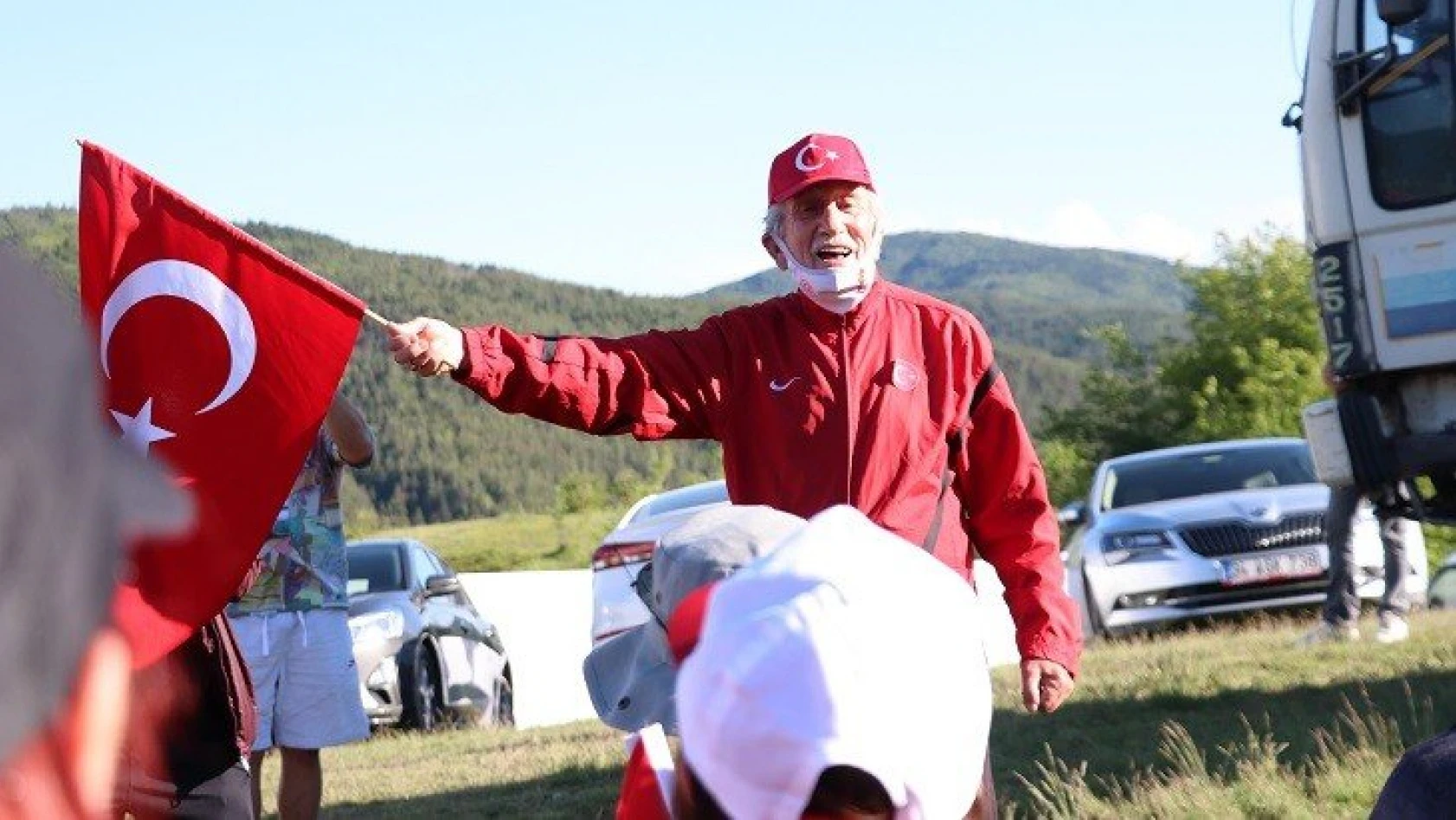 85 yaşında 95 kilometrelik İstiklal Yolu Yürüyüşü'ne katılıyor