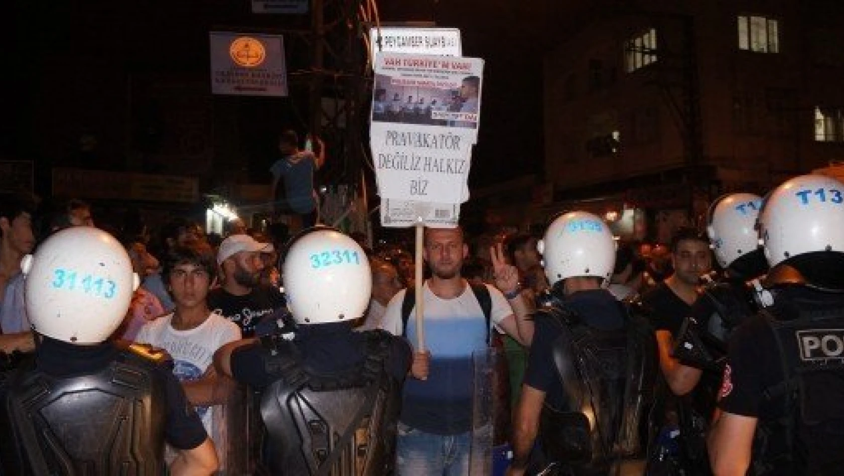 Adana'daki Taksim protestolarında tehlikeli gerginlik