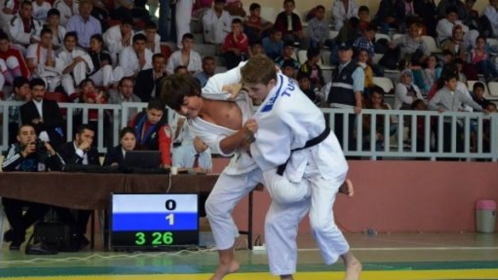 Alaca Belediyesi'nden Judo Turnuvası 