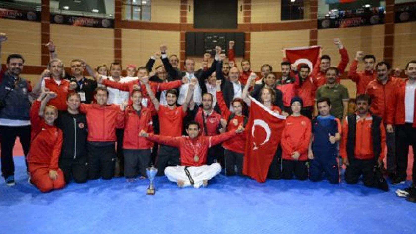 Avrupa Taekwondo Şampiyonası'nı Altınla Kapattık