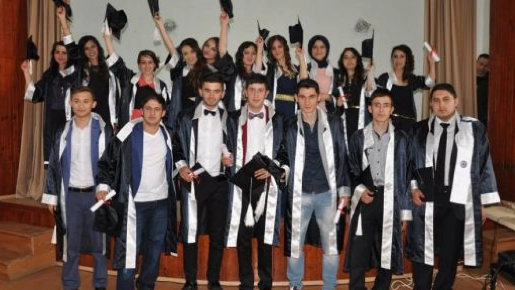 Azdavay ÇPL mezunları için kep töreni düzenlendi