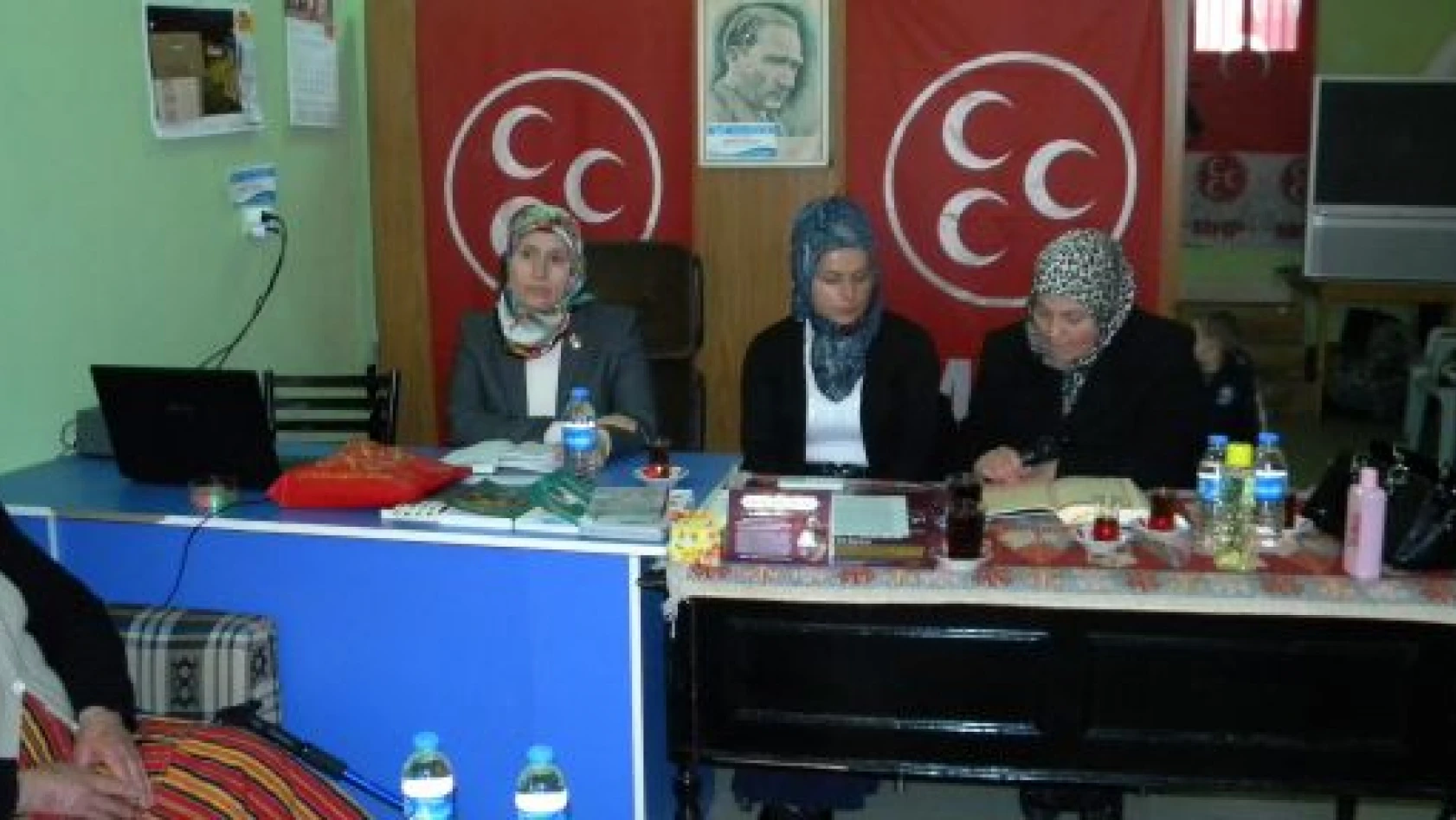 Azdavay'da MHP'li Kadınlar Biraraya Geldi