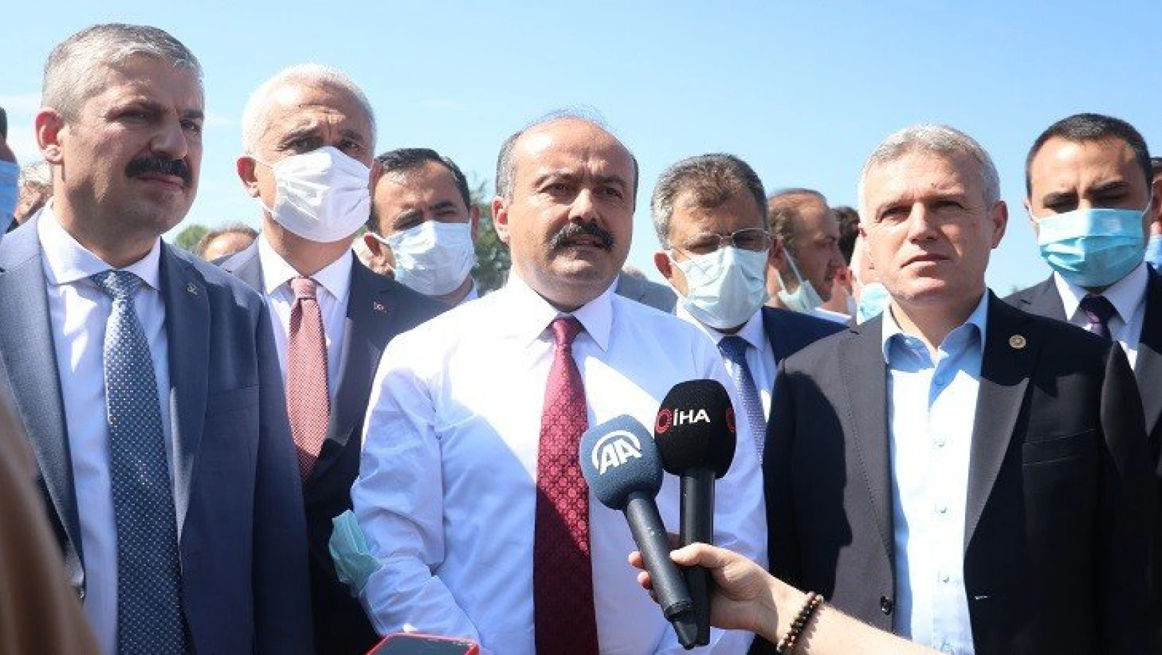 Bakan Yardımcısı Metin, Taşköprü'de sarımsak hasadına katıldı