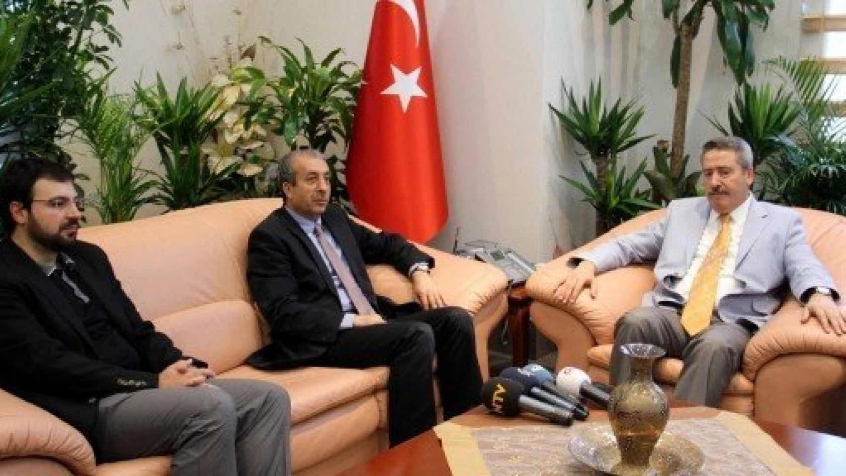 Bakan Eker, Diyarbakır Valisi Kıraç'ı ziyaret etti