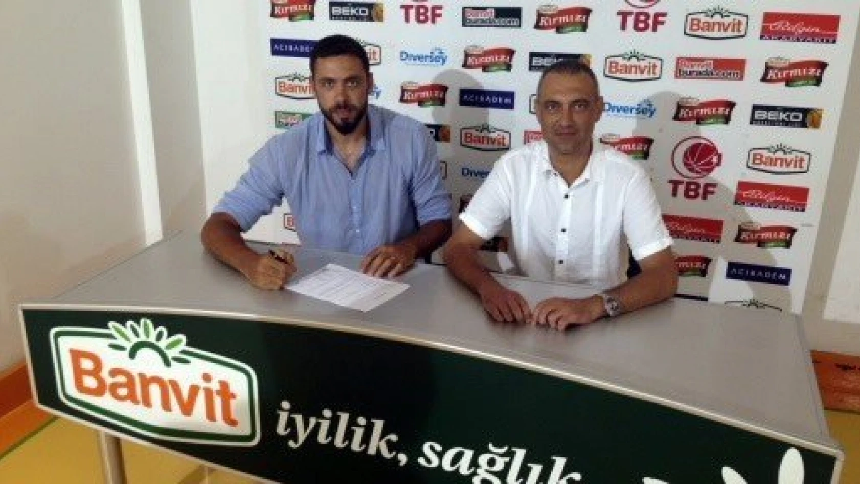 Banvit, Cevher Özer ile 2 yıllık sözleşme imzaladı