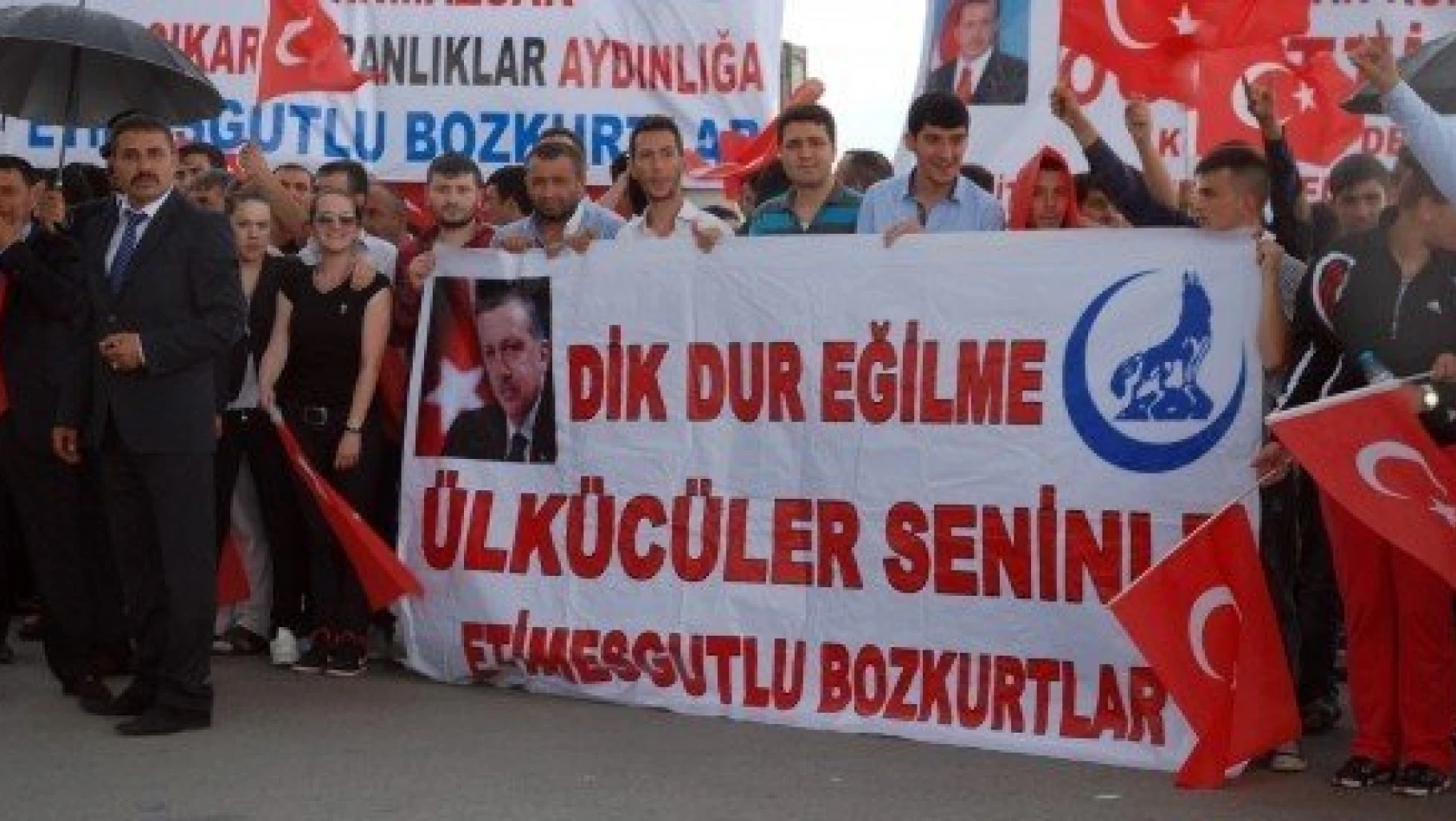 Başbakan Erdoğan'ı MHP'liler karşıladı