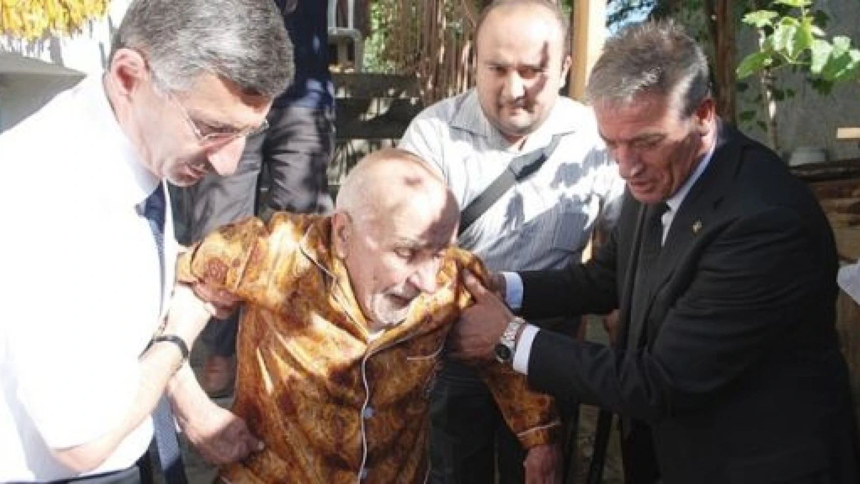 Başbakan Erdoğan'ın Talimatı İle Tosya'da 1 Kişiye Akülü Araba Verildi 