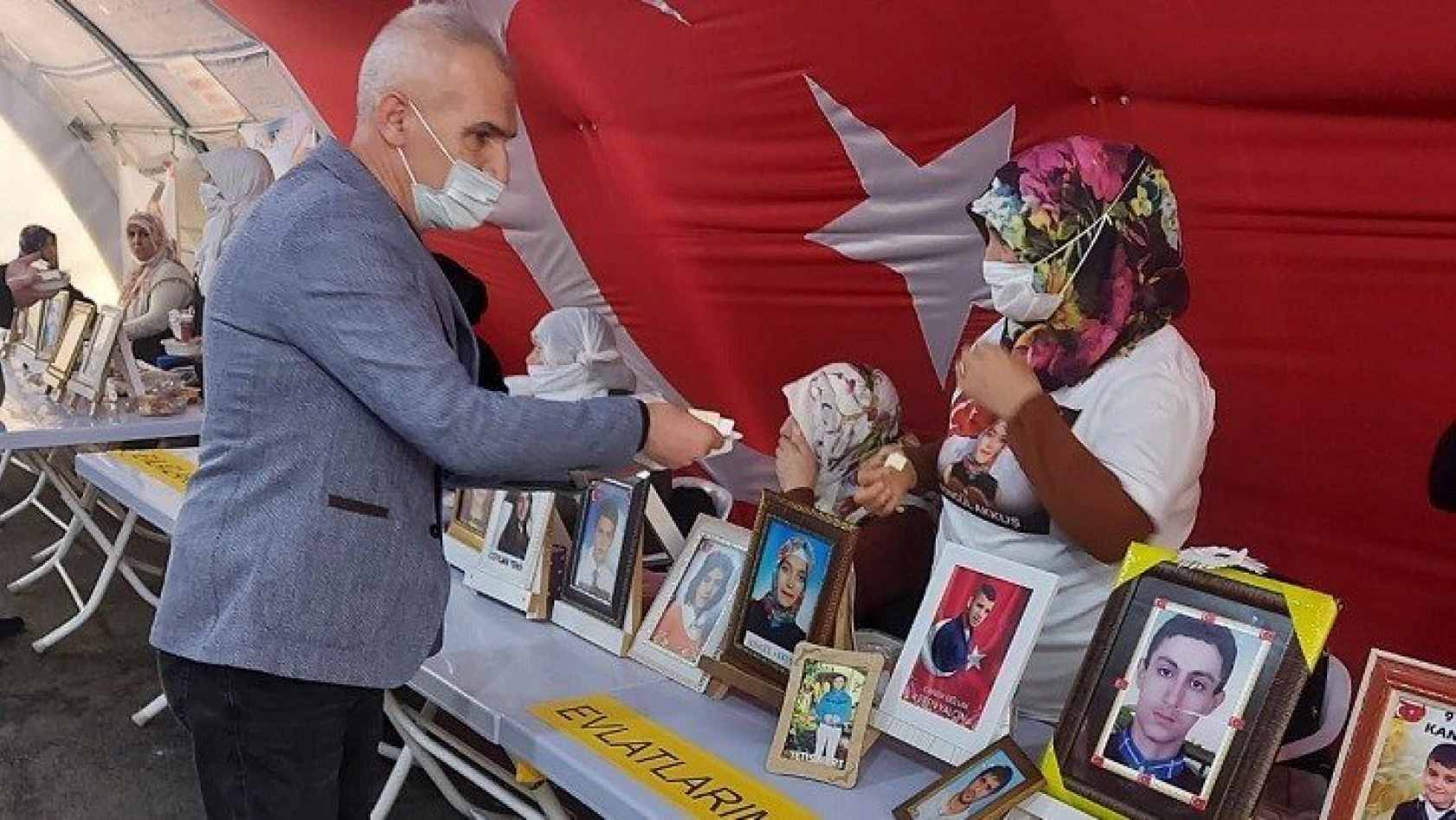 Başkan Altıkulaç'tan Diyarbakır annelerine ziyaret