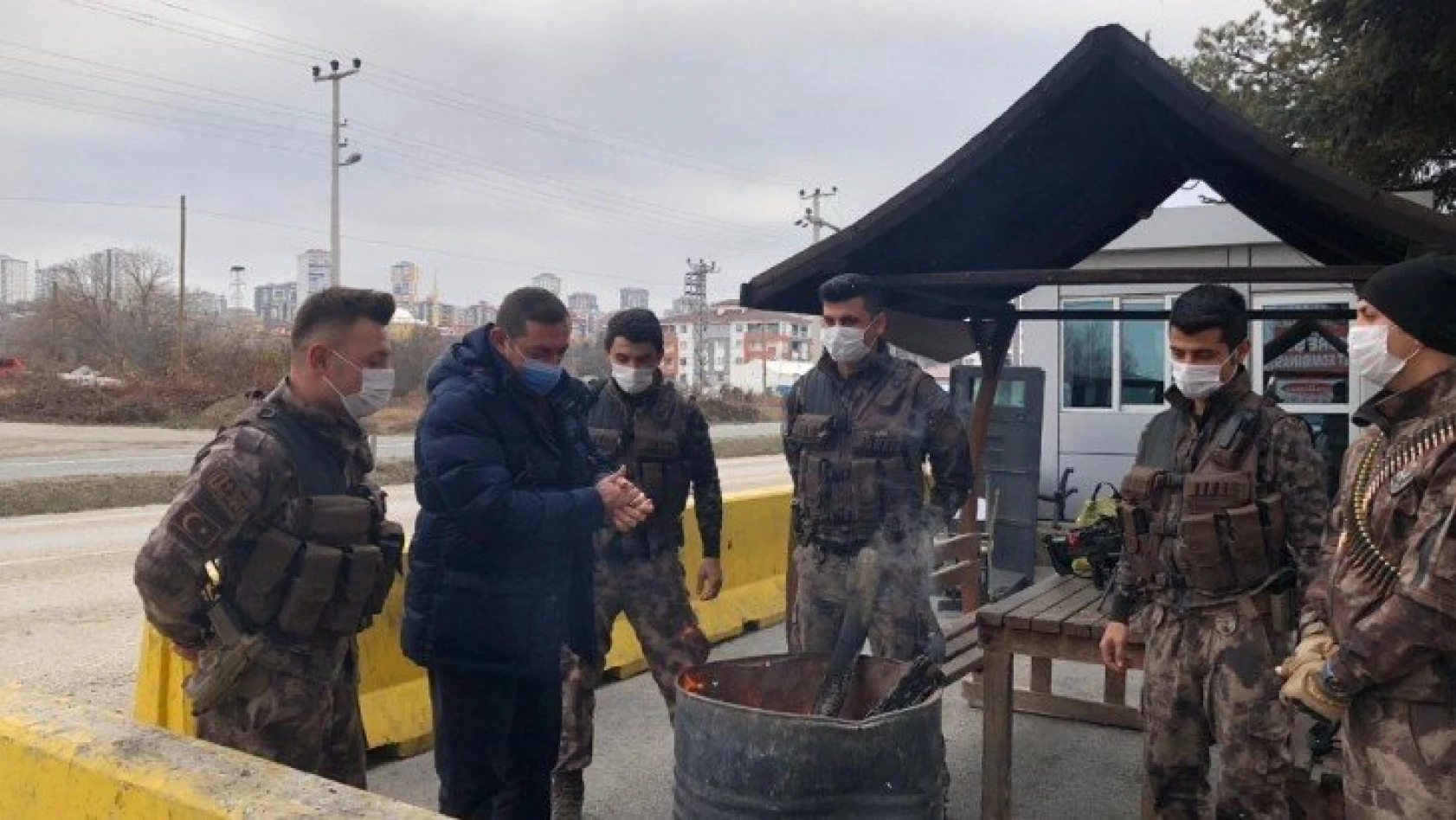 Başkan Vidinlioğlu, polis ve jandarma noktalarını ziyaret etti