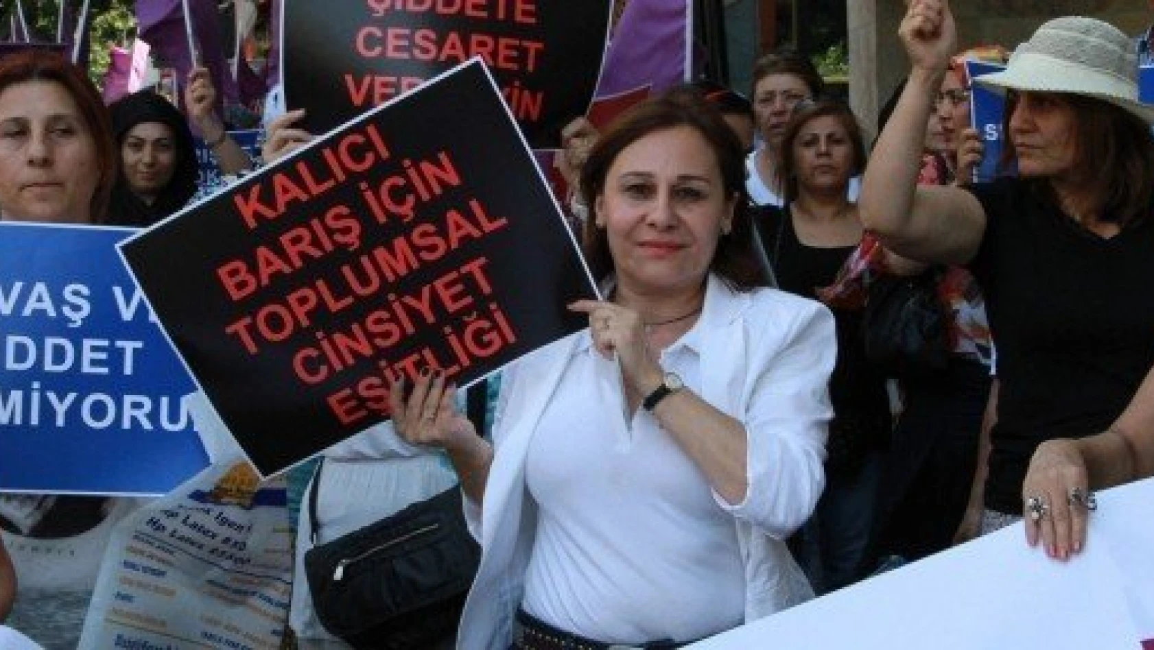 BDP'li Tuncel: Kadınlar seslerini duyurmak için sokağa çıkmalı