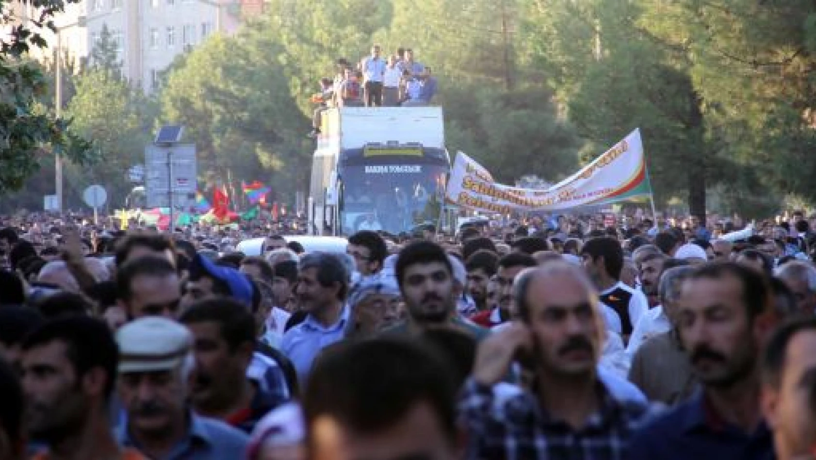 BDP'nin Diyarbakır'daki yürüyüşünde gerginlik