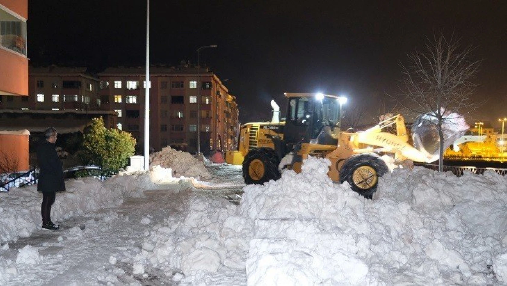 Bozkurt Belediyesi ekiplerinin kar mesaisi devam ediyor