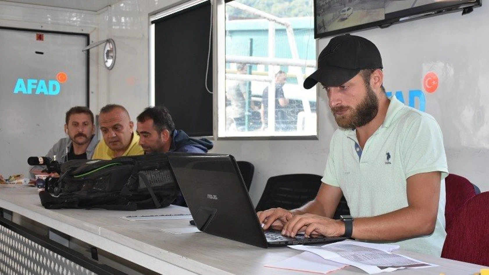 Bozkurt'ta gazetecilere hizmet veriyorlar