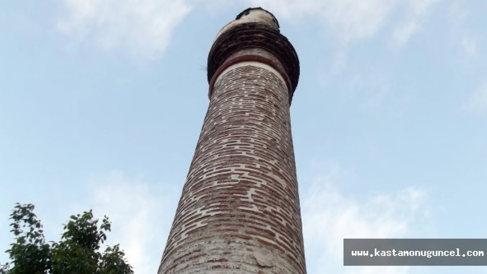Camisi Olmayan Minare Görenleri Şaşırtıyor