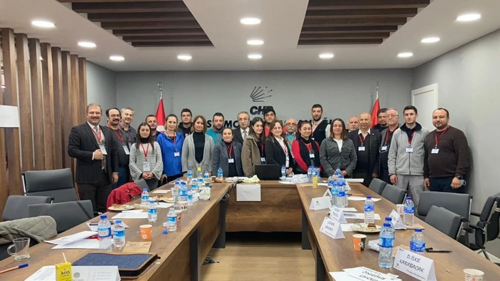 CHP'de üyelerin temel siyasi eğitimleri sona erdi