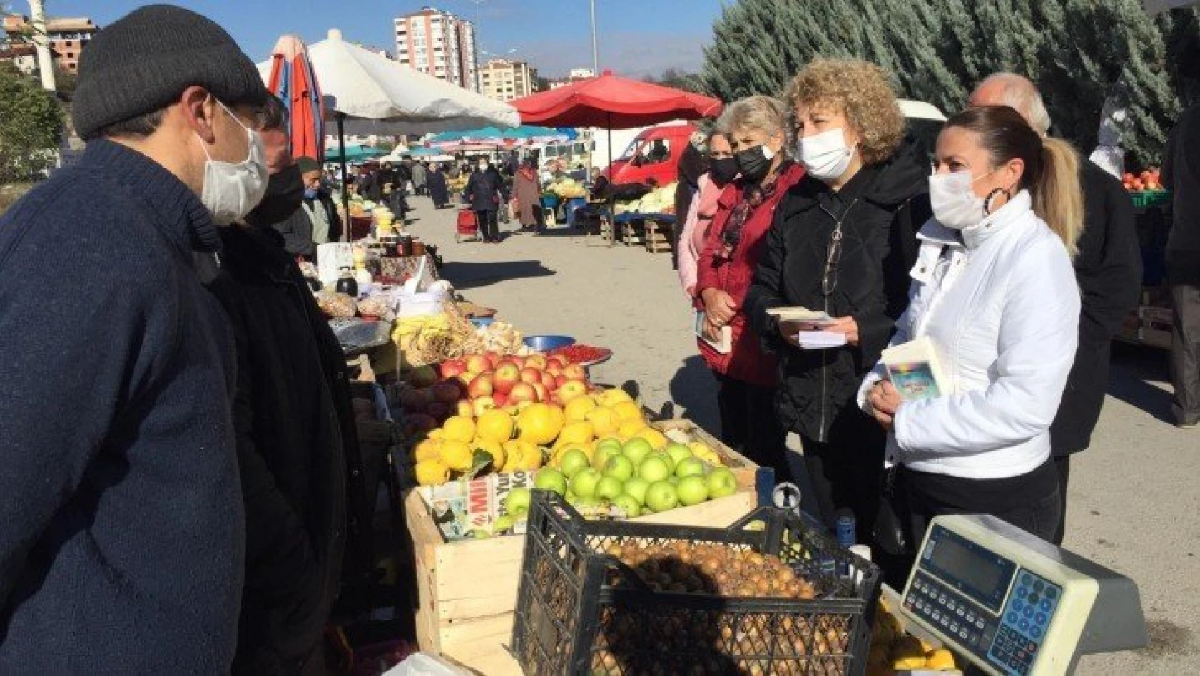 CHP'li heyet pazar ziyaretlerini sürdürüyor