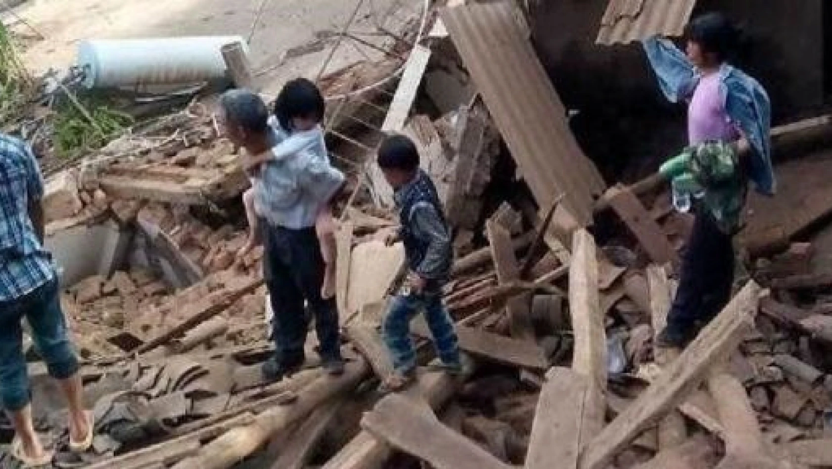 Çin'deki Depremde Bilanço Artıyor: 367 Ölü
