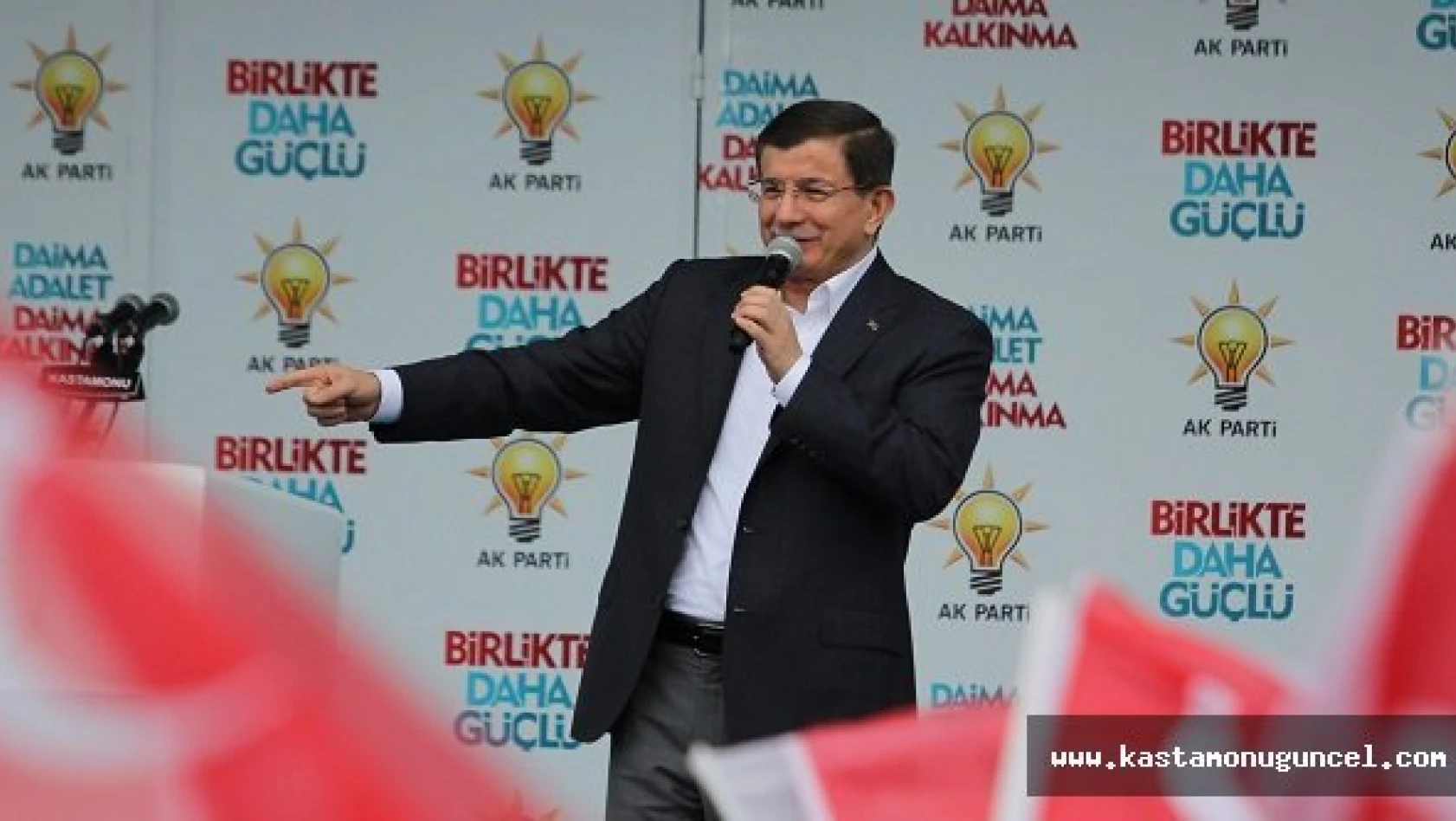 Davutoğlu, Kastamonu'da Muhalefete Yüklendi