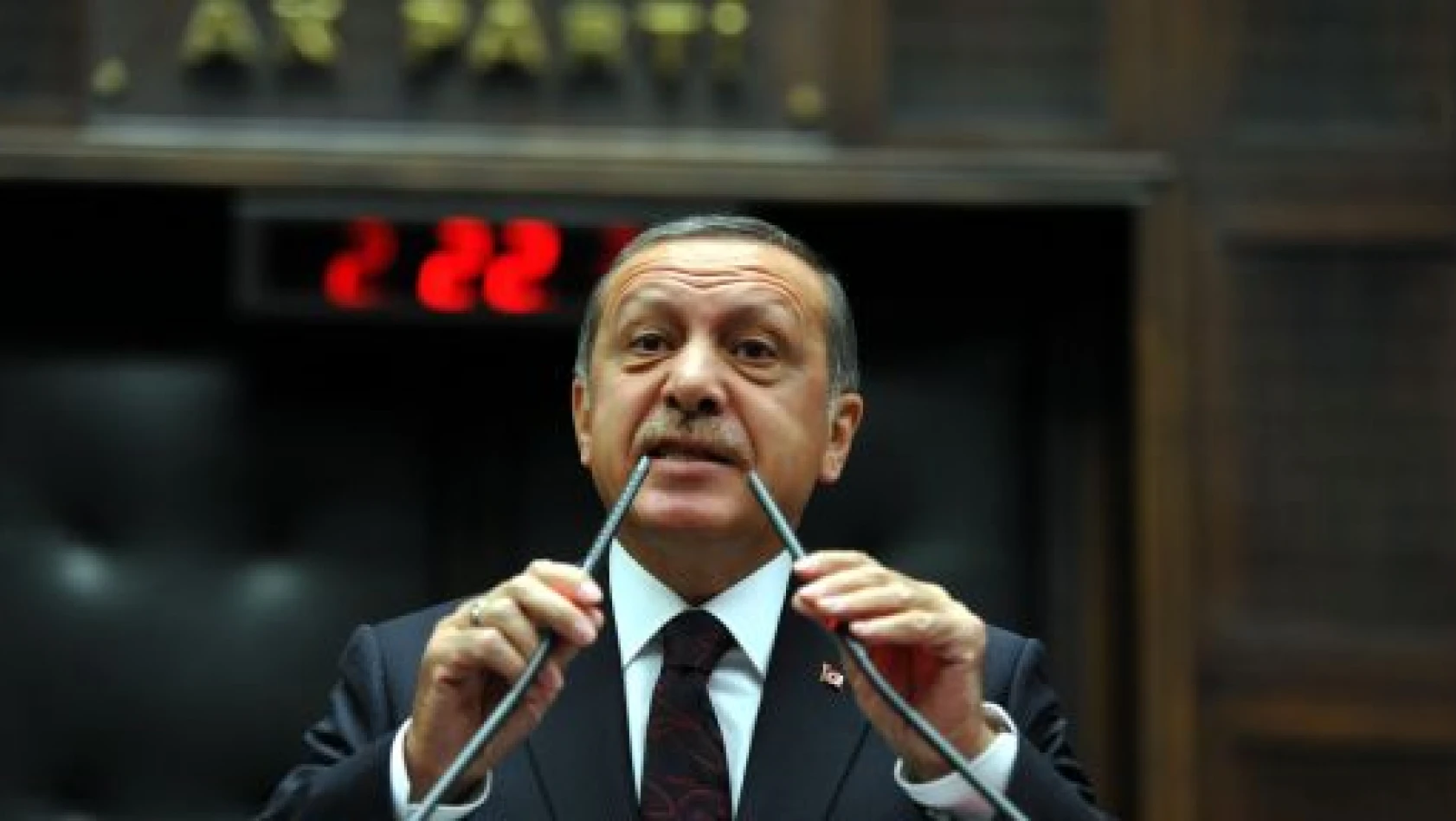Erdoğan'dan AYM'ye Twitter Tepkisi: Tarih Sizi Affetmez