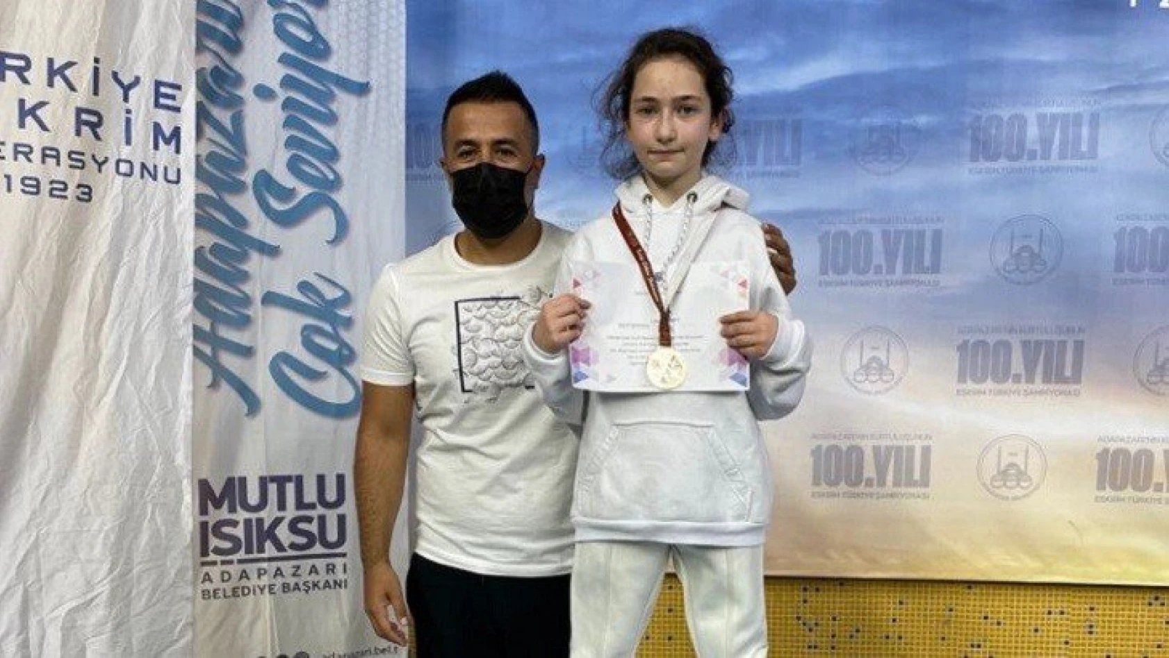 Eskrim'de Türkiye Şampiyonu oldu