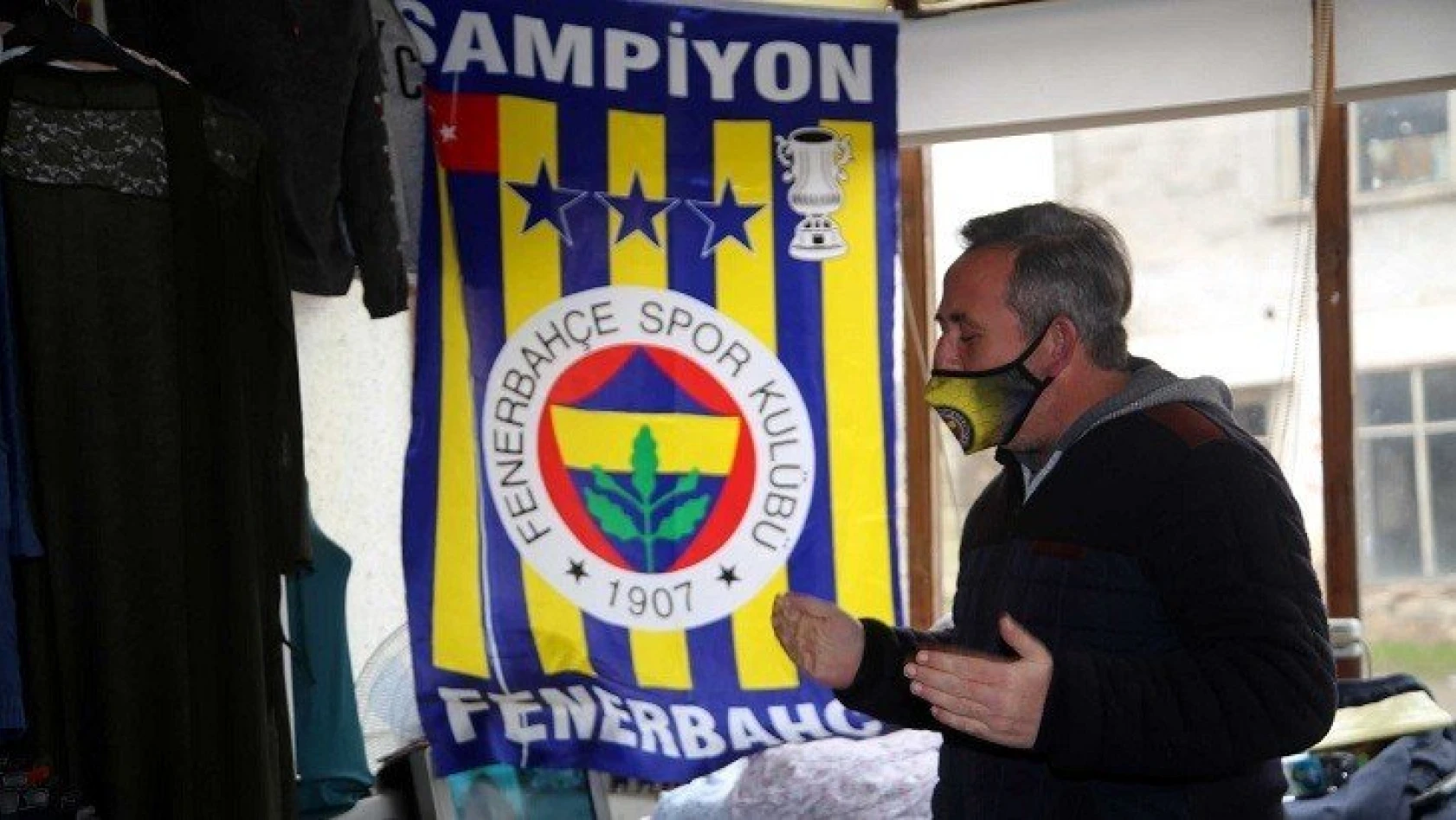 Fenerbahçe tutkusuyla dikkati çekiyor