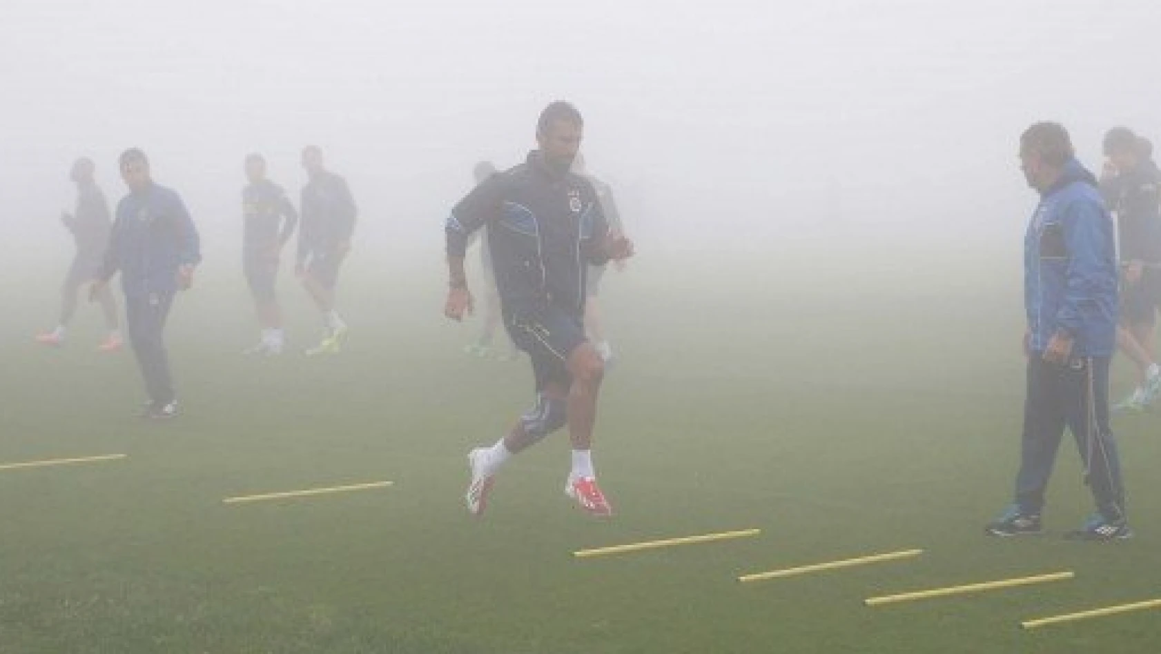 Fenerbahçe, yoğun sis altında çalıştı