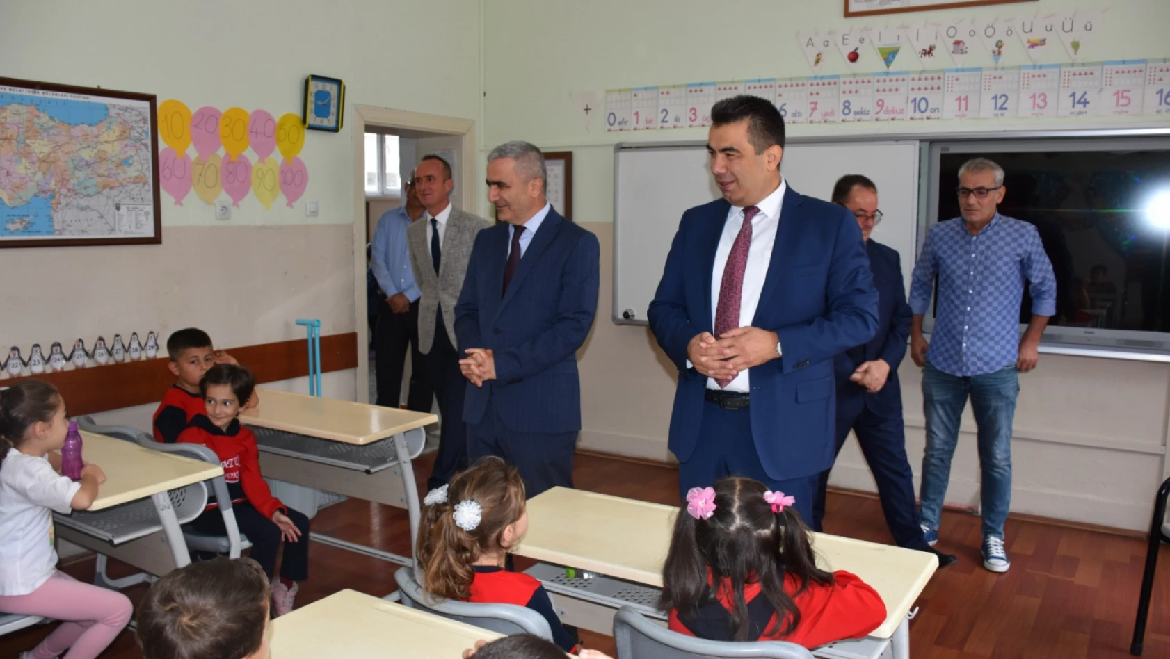 Gümüş, Atatürk İlkokulu'nu ziyaret etti