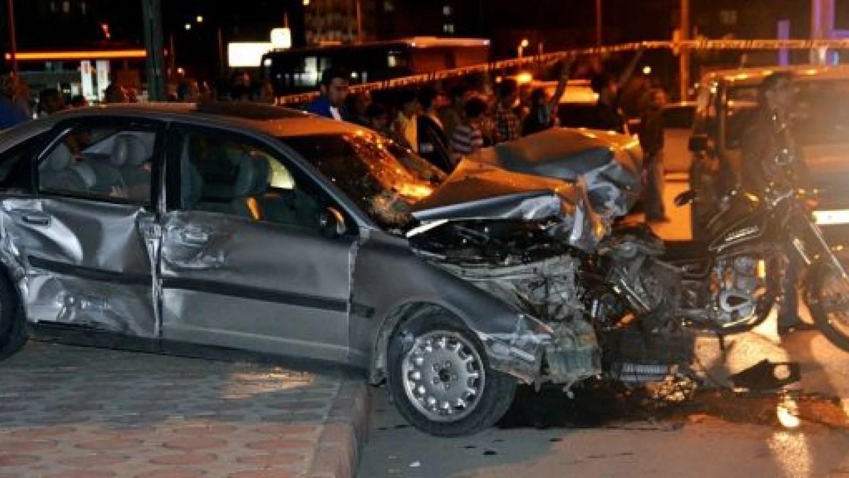 Hastane Kavşağında Trafik Kazası: 1 Ağır Yaralı