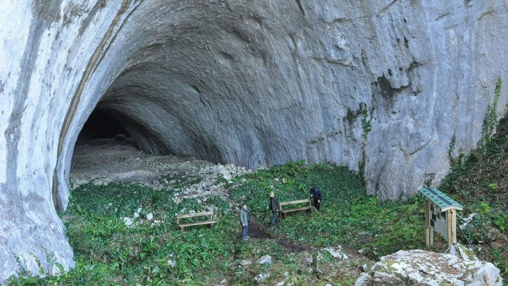 Ilgarini Mağarası'nda kayboldu