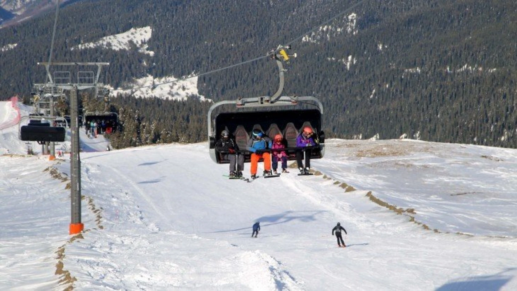 Ilgaz Dağı'nda kayak sezonu nisan ayına uzadı