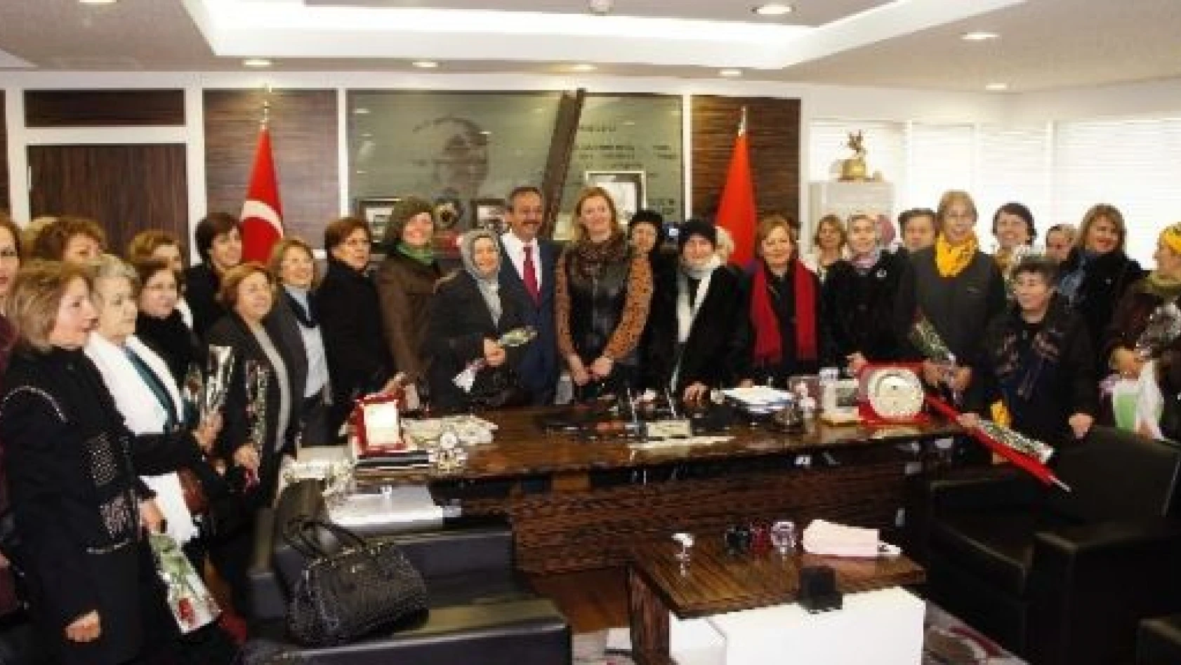 İlk Türk Kadın Mitinginin 94. Yıldönümü Törenle Kutlandı 