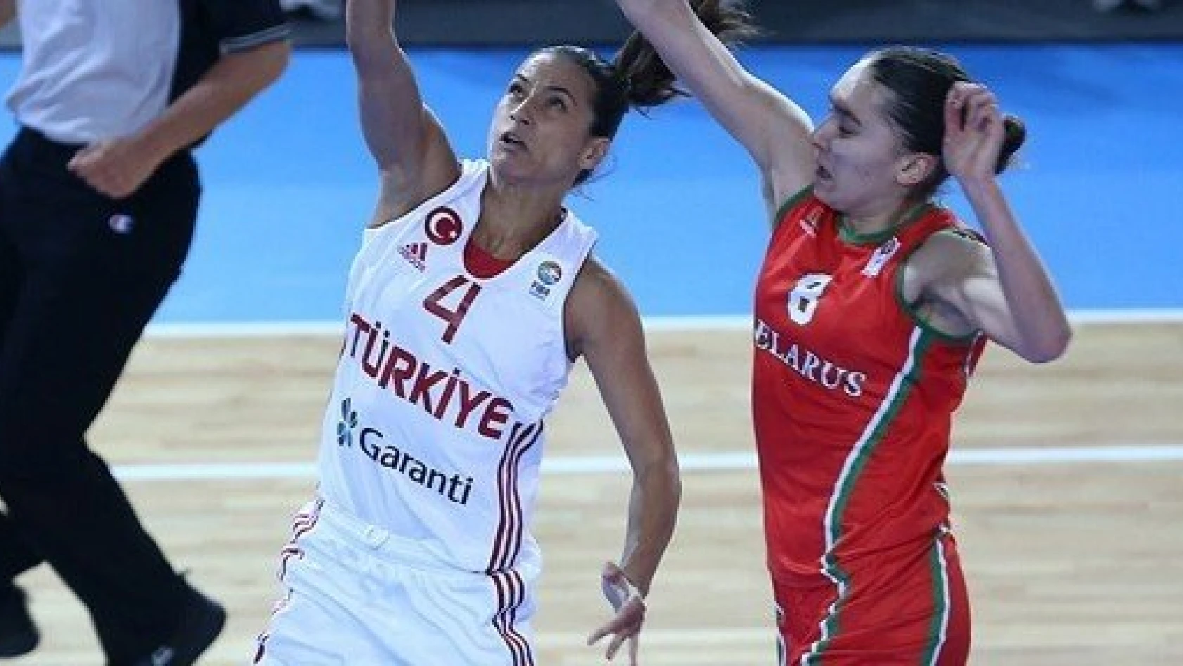 Kadın Basketbolcular Belarus'u 55-41 yenerek yarı finale çıktı