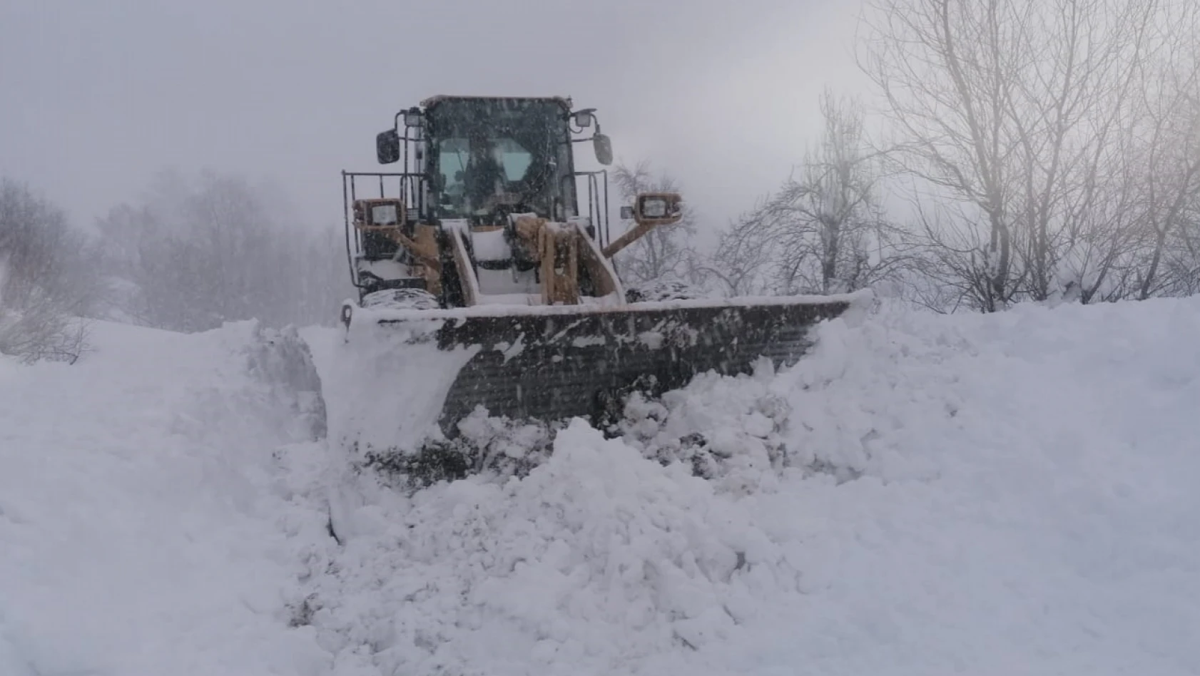 Kar nedeniyle 215 köye ulaşım sağlanamıyor
