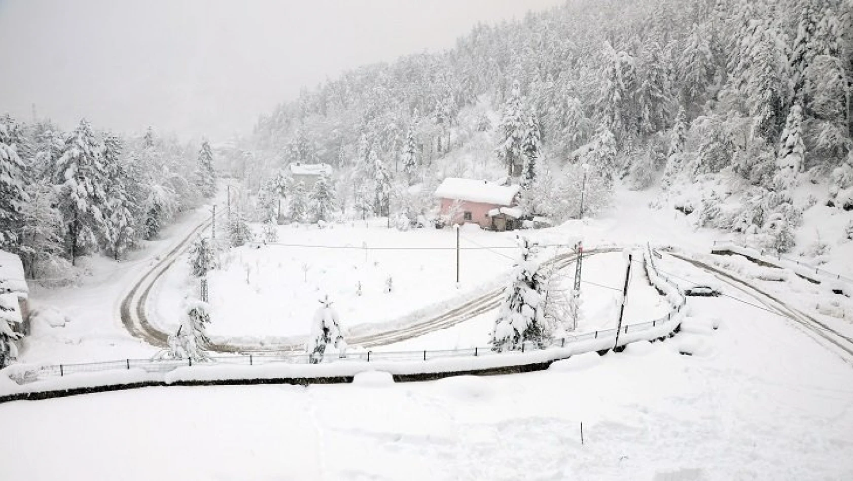 Kar nedeniyle kapanan 33 köy yolu açıldı