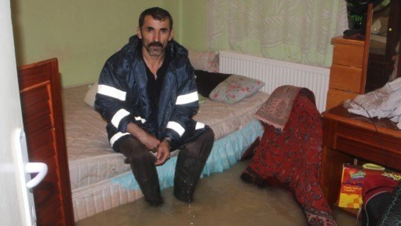 Karabük'te Sel, Bir Evi Su Bastı