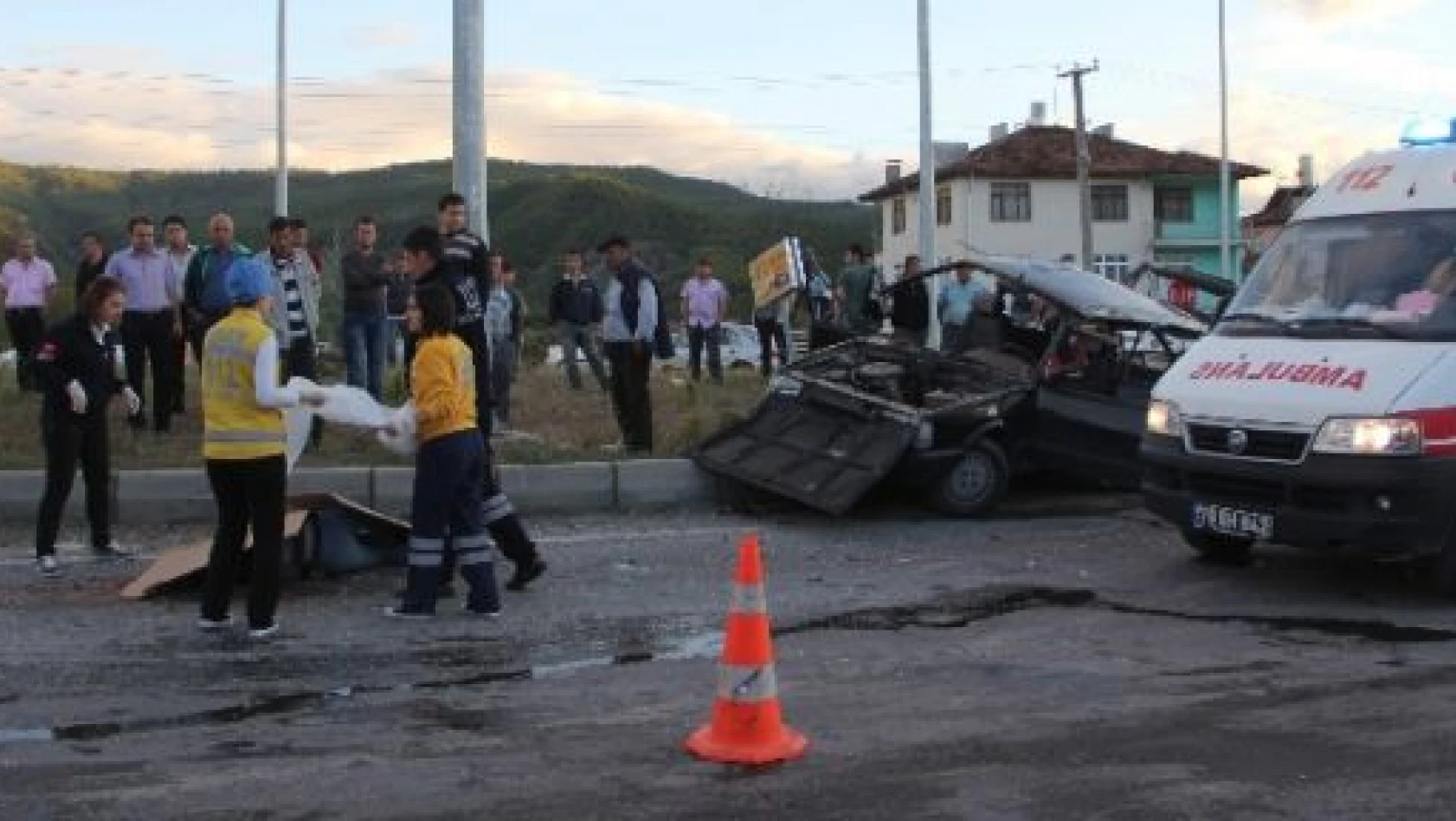 Karabük'te Trafik Kazası: 1 Ölü, 2 Yaralı 