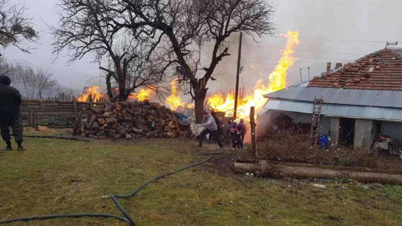Pınarbaşı'daki yangın kontrol altına alındı