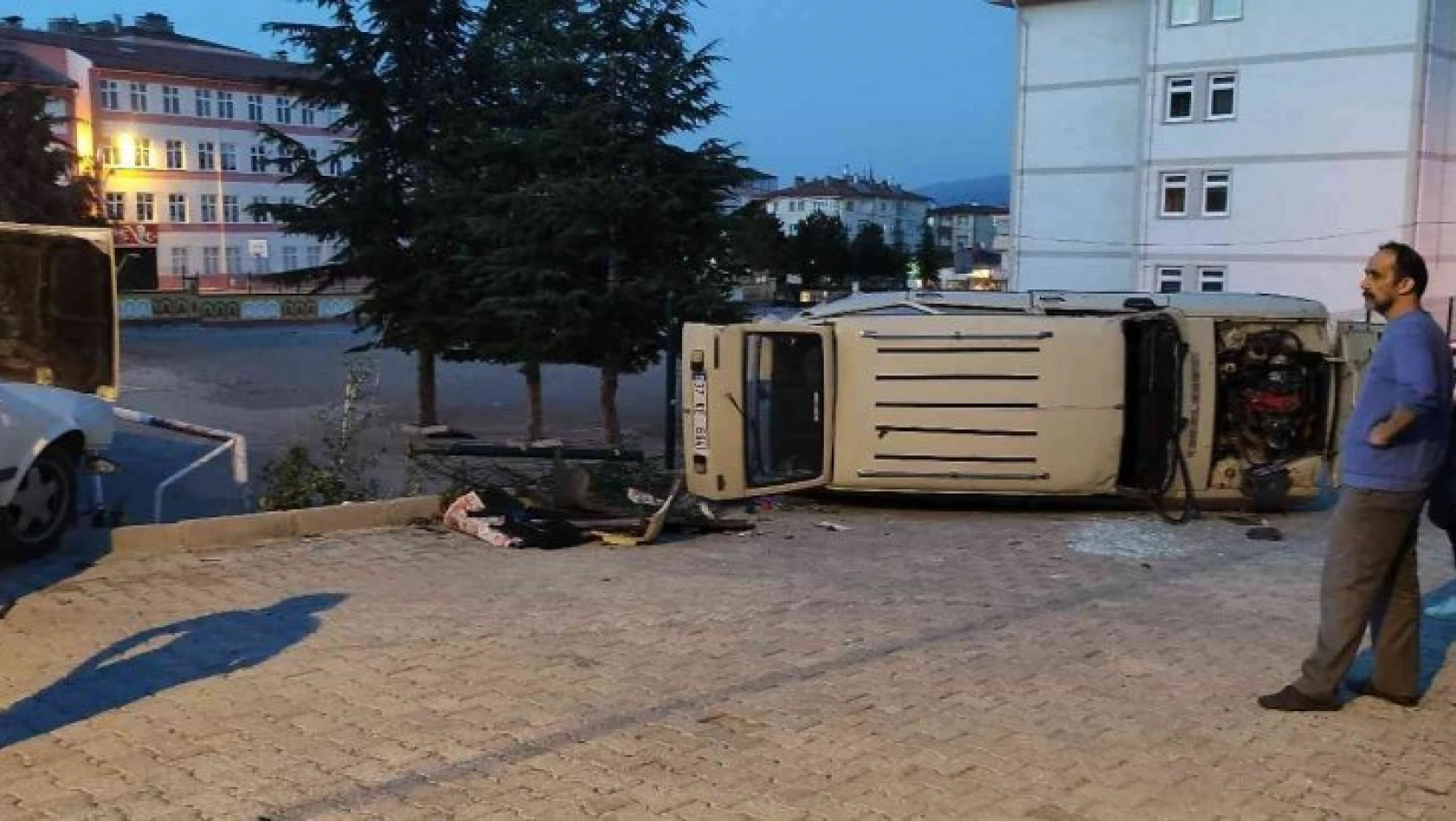 Tosya'da iki otomobil çarpıştı: 1 yaralı