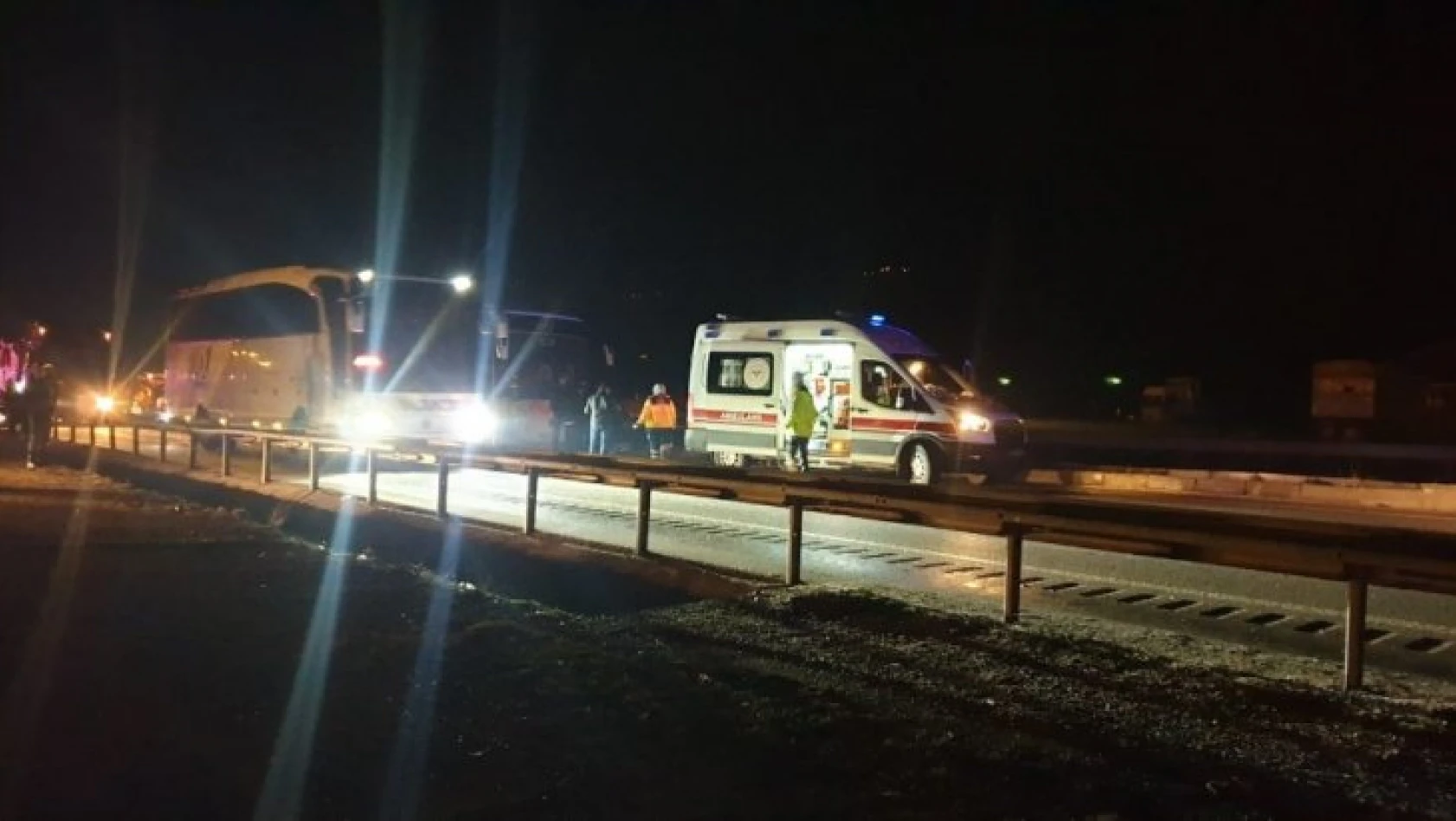 Tosya'da iki yolcu otobüsü çarpıştı: 7 yaralı
