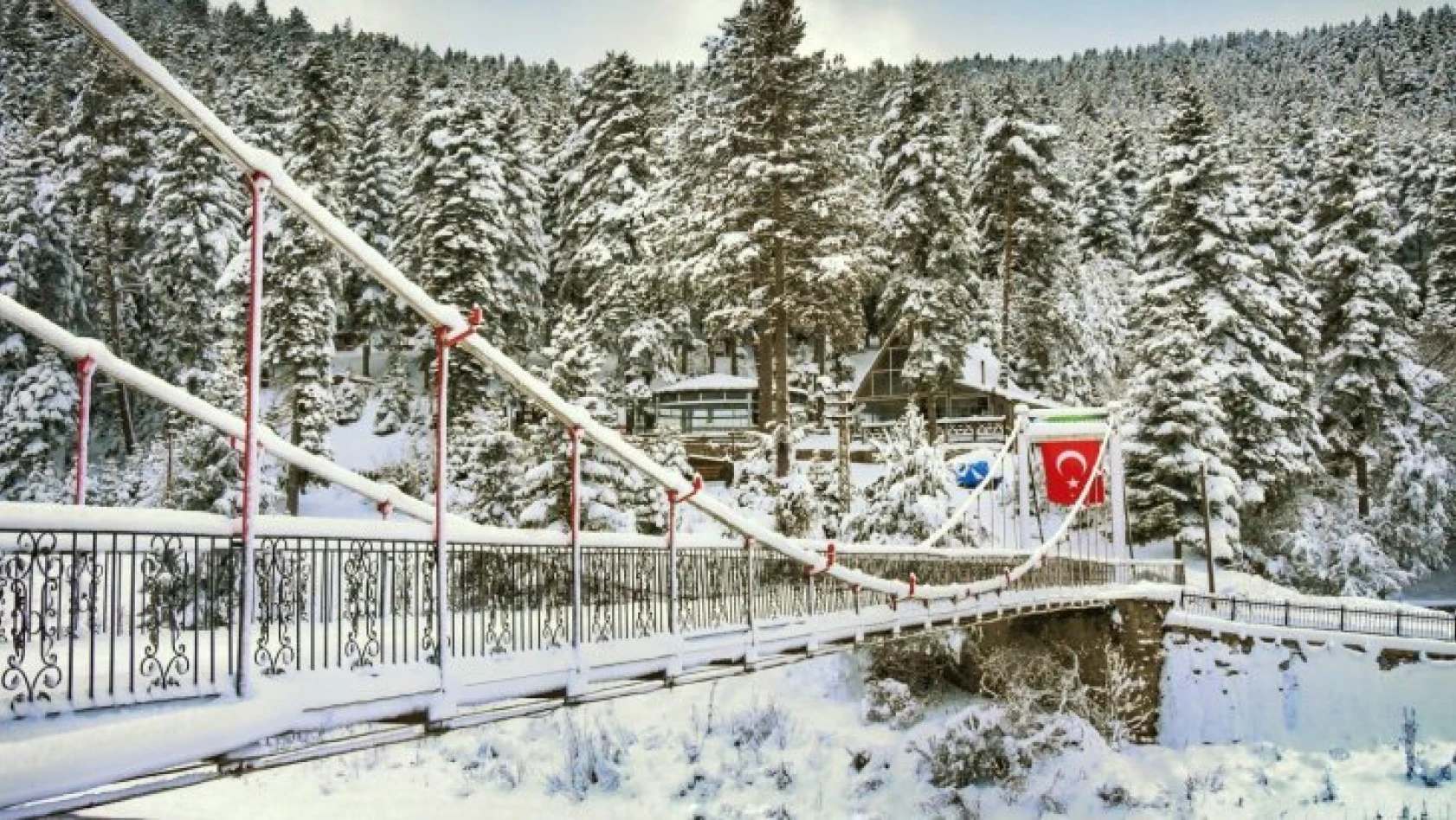 Azdavay'da kar, kartpostallık görüntüler oluşturdu