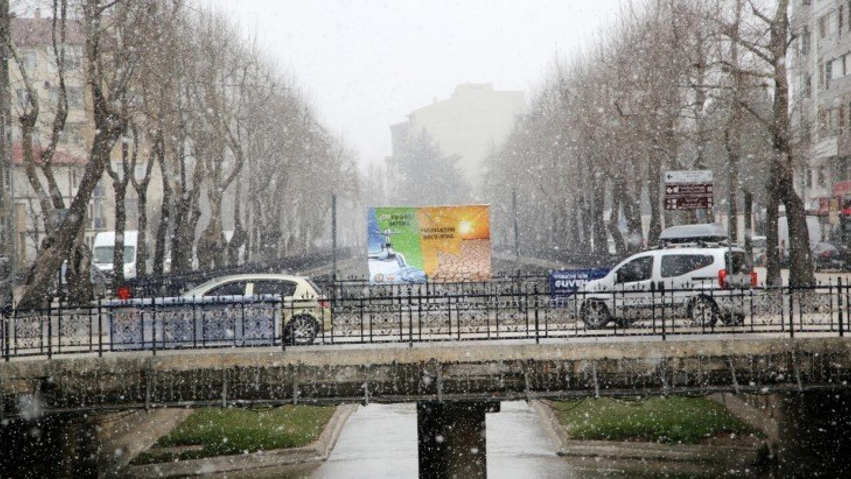 Kastamonu'da kar yağışı ve sis etkili oluyor