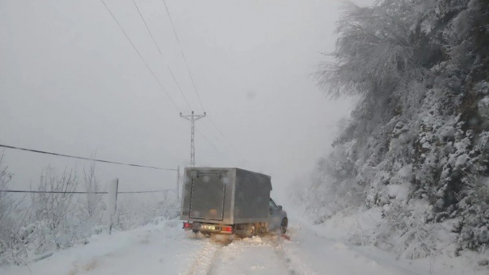 Kastamonu ve ilçelerinde 613 köy yolu ulaşıma kapandı