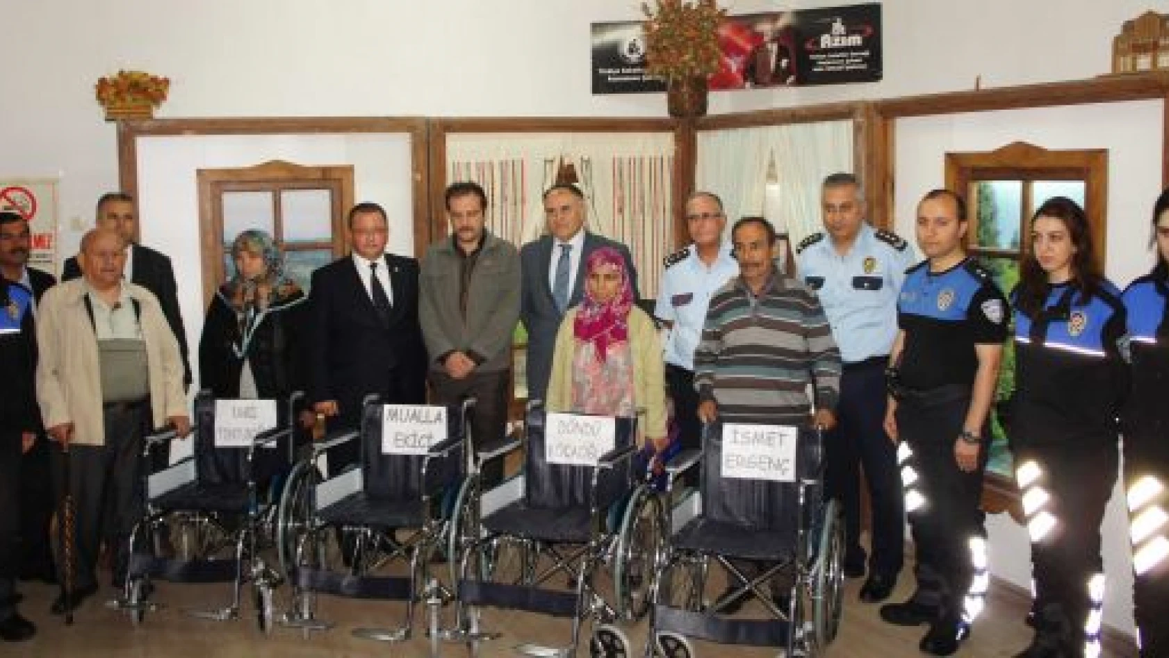 Kastamonu'da Engellilere Tekerlekli Sandalye Hediyesi